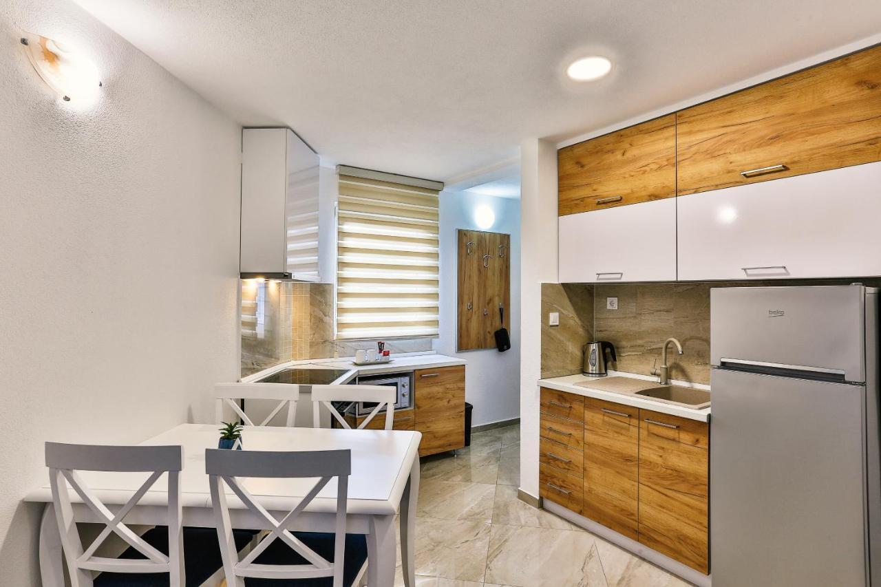 Zara Apartment Budva Bagian luar foto
